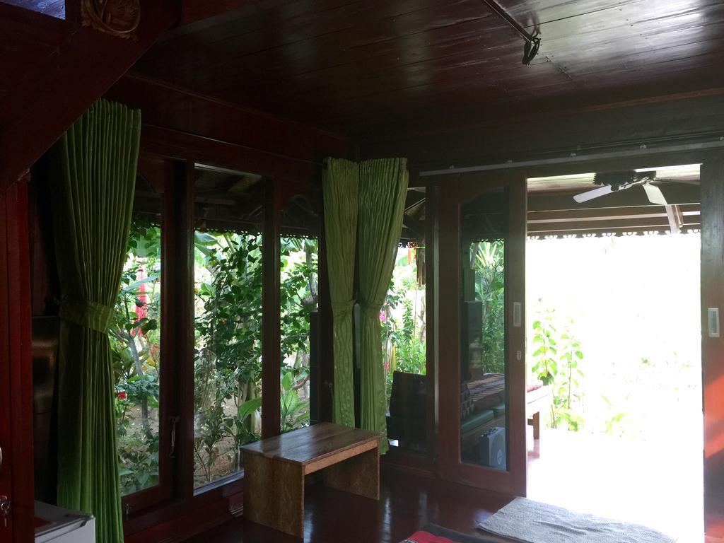 Mahogany Cottage Gili Meno Bilik gambar